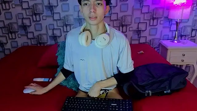 Twink Sebas7 online show from June 19, 12:20 pm