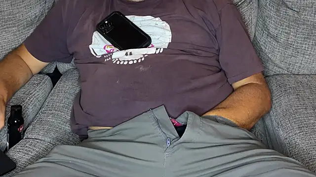 Snapshot of MikeHonchosFeet chatting on August 4, 10:56 pm MikeHonchosFeet online show from August 4, 10:56 pm