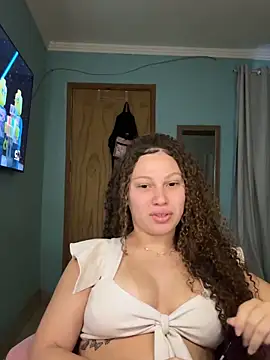 Snapshot of sophiiahot chatting on June 6, 11:04 am sophiiahot online show from June 6, 11:04 am