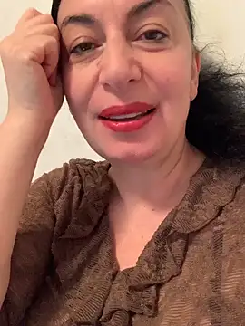 Snapshot of Lizzaa80 chatting on April 26, 8:23 am Lizzaa80 online show from April 26, 8:23 am