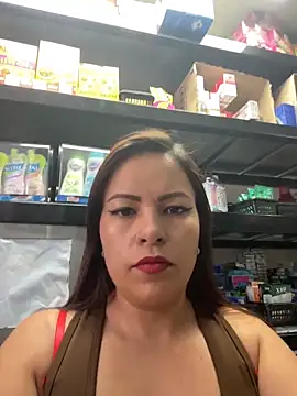 Snapshot of MIA_ROSSEEE chatting on June 2, 2:08 pm MIA ROSSEEE online show from June 2, 2:08 pm