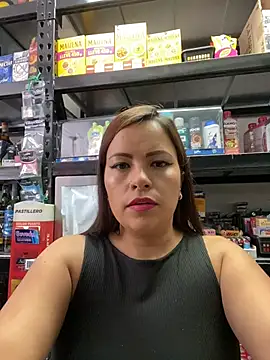 Snapshot of MIA_ROSSEEE chatting on June 3, 2:33 pm MIA ROSSEEE online show from June 3, 2:33 pm