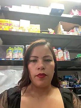 Snapshot of MIA_ROSSEEE chatting on June 4, 1:17 pm MIA ROSSEEE online show from June 4, 1:17 pm