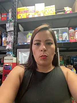 Snapshot of MIA_ROSSEEE chatting on June 5, 7:52 pm MIA ROSSEEE online show from June 5, 7:52 pm