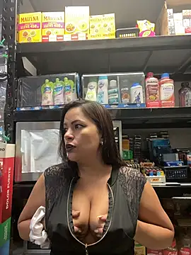 Snapshot of MIA_ROSSEEE chatting on June 11, 12:32 am MIA ROSSEEE online show from June 11, 12:32 am