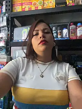 Snapshot of MIA_ROSSEEE chatting on June 11, 7:12 pm MIA ROSSEEE online show from June 11, 7:12 pm