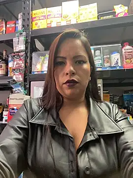 Snapshot of MIA_ROSSEEE chatting on June 15, 3:36 pm MIA ROSSEEE online show from June 15, 3:36 pm