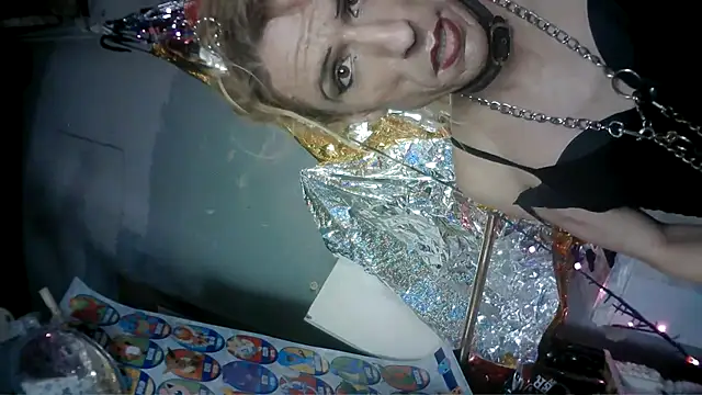 Snapshot of TgirlBrat chatting on June 14, 10:12 pm TgirlBrat online show from June 14, 10:12 pm