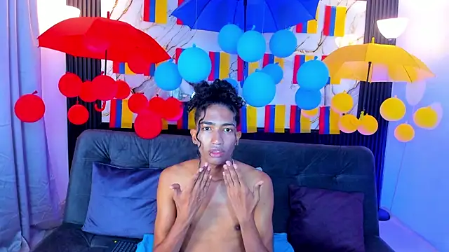triiangel latinboy online show from June 18, 12:09 pm