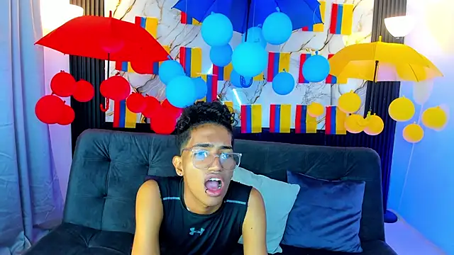 triiangel latinboy online show from June 19, 12:31 pm