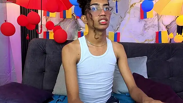 triiangel latinboy online show from July 9, 12:42 pm