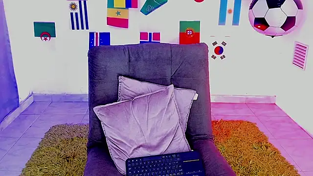 triiangel latinboy online show from July 17, 12:23 pm