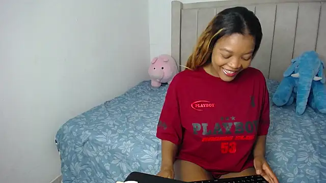 Snapshot of ValentinaHardy chatting on April 10, 3:45 am ValentinaHardy online show from April 10, 3:45 am