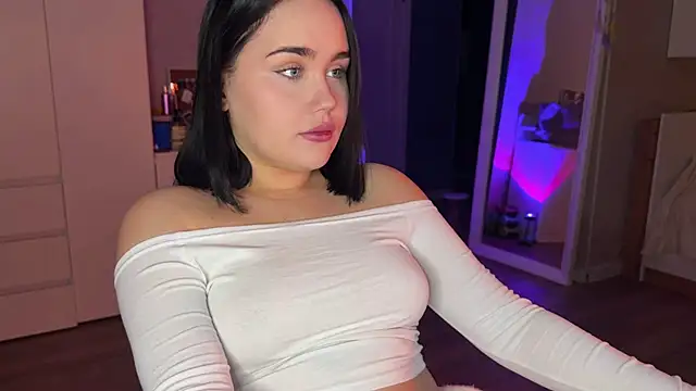 Snapshot of lola_raze chatting on May 13, 10:17 pm lola raze online show from May 13, 10:17 pm