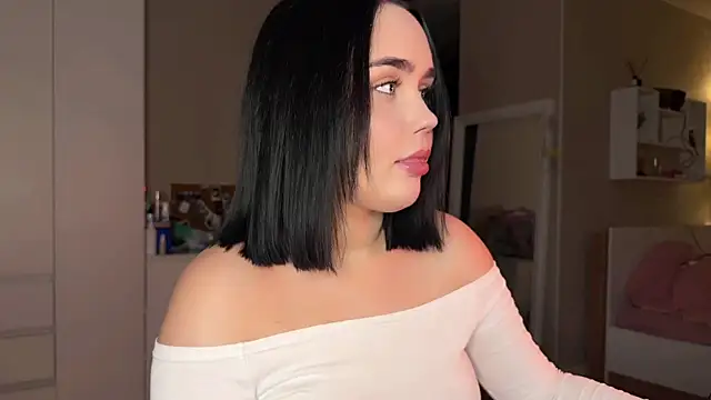 Snapshot of lola_raze chatting on July 4, 11:33 pm lola raze online show from July 4, 11:33 pm