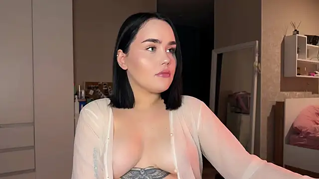 Snapshot of lola_raze chatting on July 5, 8:16 pm lola raze online show from July 5, 8:16 pm