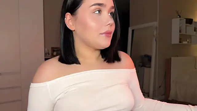 Snapshot of lola_raze chatting on July 23, 9:46 pm lola raze online show from July 23, 9:46 pm