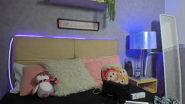RoxaneBrown online show from July 10, 7:38 pm