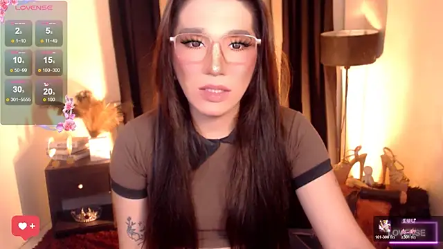 Snapshot of Precious_RoseDollxxx chatting on June 19, 6:51 am Precious RoseDollxxx online show from June 19, 6:51 am