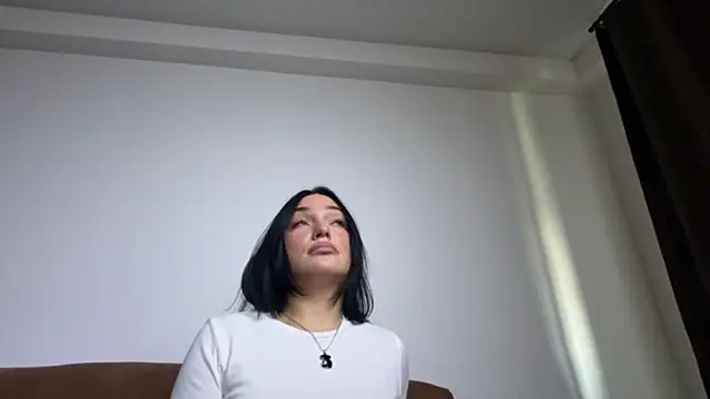 LucyHotty  online show from June 6, 11:48 am