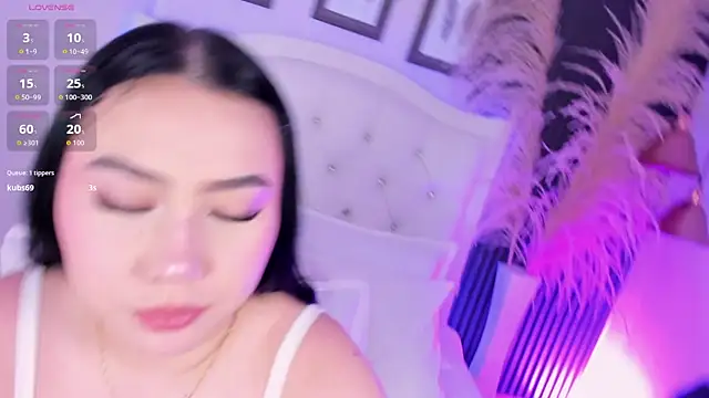 kitty bluuee online show from July 26, 3:58 am