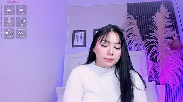 kitty bluuee online show from July 30, 4:00 am
