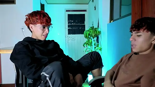 Ryan y tony online show from April 15, 1:56 am