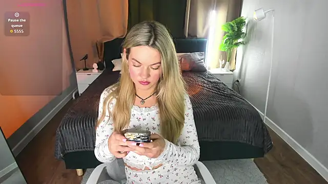 Jennifer Perezz online show from June 10, 5:01 pm