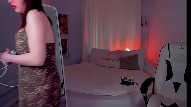 pearl gloww online show from April 16, 1:45 pm