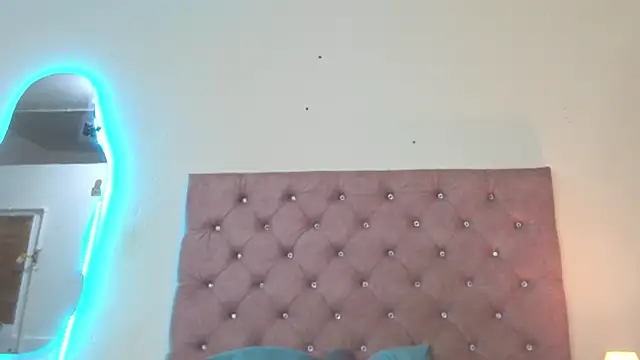 laurenlaine online show from June 7, 2:32 pm