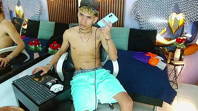 Skinny cute Alyer online show from June 3, 2:47 am