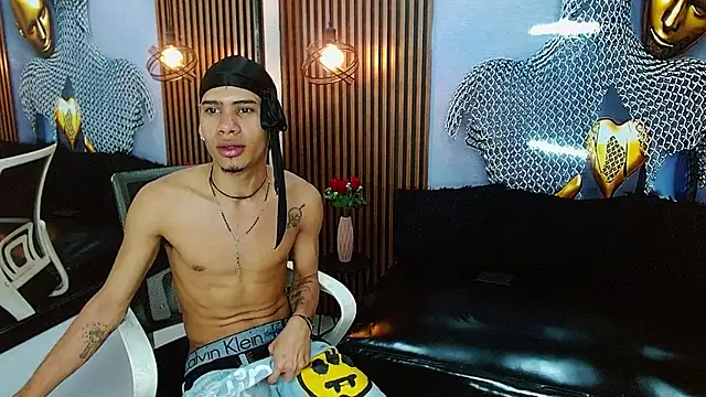 Snapshot of Skinny_cute_Alyer chatting on June 26, 7:18 pm Skinny cute Alyer online show from June 26, 7:18 pm