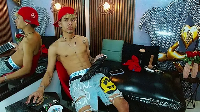 Snapshot of Skinny_cute_Alyer chatting on July 12, 2:13 am Skinny cute Alyer online show from July 12, 2:13 am