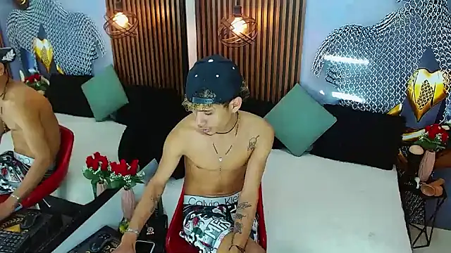 Snapshot of Skinny_cute_Alyer chatting on July 24, 2:20 am Skinny cute Alyer online show from July 24, 2:20 am