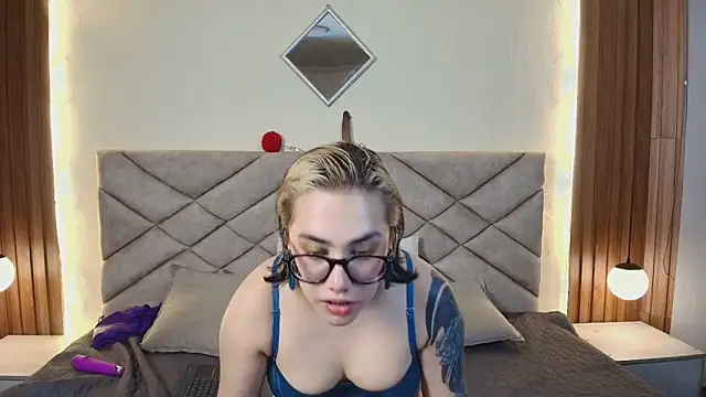NoahAndGaia online show from May 16, 7:34 pm