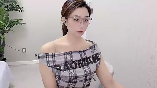 Yunxi- online show from June 15, 2:08 pm