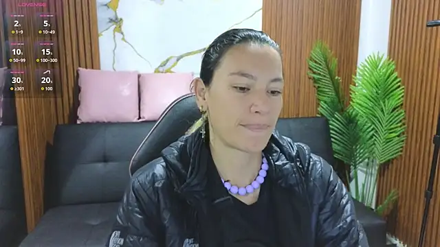 alonddra tay online show from June 28, 11:49 am