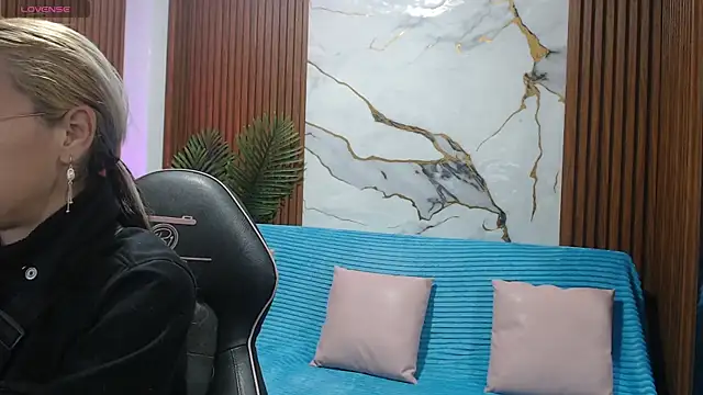 alonddra tay online show from July 31, 11:31 am