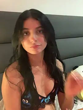 VIOLET 19XXX online show from July 19, 5:22 am