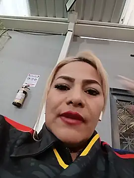 Snapshot of LUISA__07 chatting on May 31, 10:33 pm LUISA 07 online show from May 31, 10:33 pm