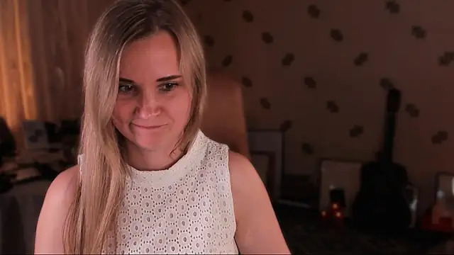 Snapshot of MiaSparkes chatting on June 3, 2:33 pm MiaSparkes online show from June 3, 2:33 pm