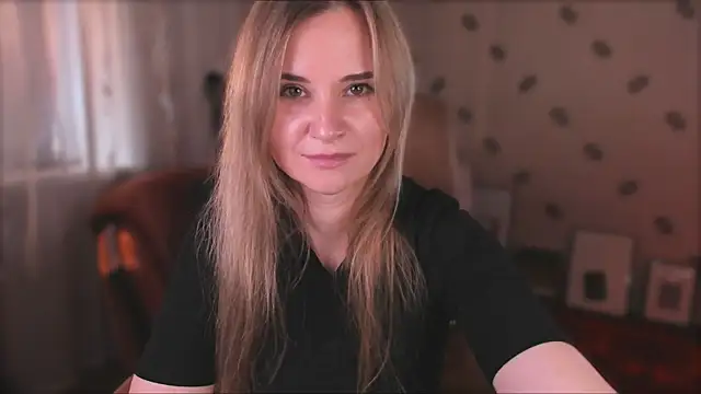 MiaSparkes online show from July 18, 9:57 am
