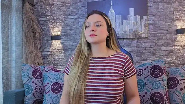 Snapshot of giigii_hadidd chatting on April 11, 7:40 pm giigii hadidd online show from April 11, 7:40 pm