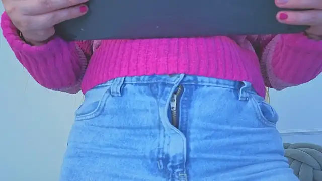 giigii hadidd online show from July 21, 7:38 pm