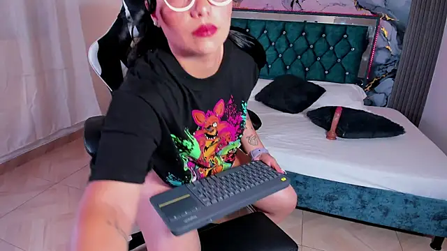 alisha desire online show from April 14, 7:09 pm