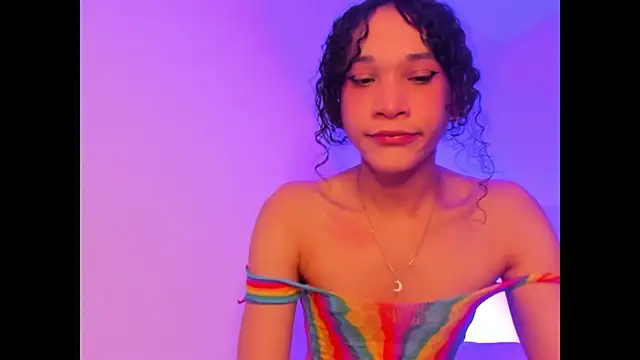 Snapshot of Camil_7w7 chatting on August 4, 4:04 am Camil 7w7 online show from August 4, 4:04 am