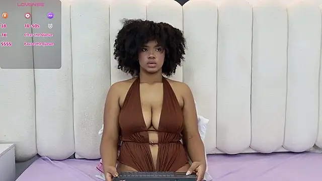Snapshot of ela_ebony_ chatting on June 5, 12:11 pm ela ebony online show from June 5, 12:11 pm