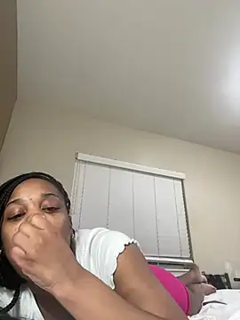 Snapshot of Sweetness338 chatting on April 10, 1:55 am Sweetness338 online show from April 10, 1:55 am