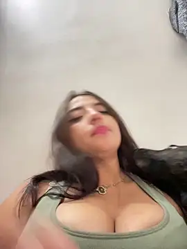 Snapshot of midarixxx chatting on April 14, 9:21 pm midarixxx online show from April 14, 9:21 pm