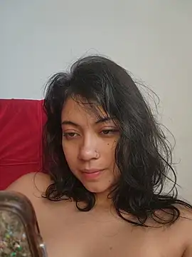 NefertitiXO online show from May 3, 10:27 pm
